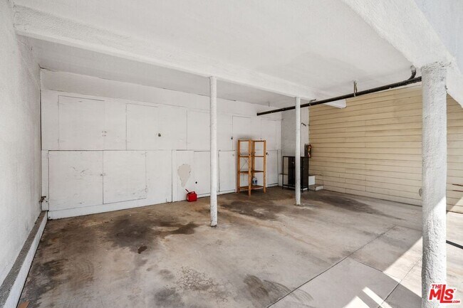 Building Photo - 1657 Colby Ave