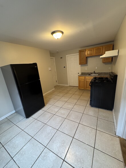 Building Photo - 222 S 10th St