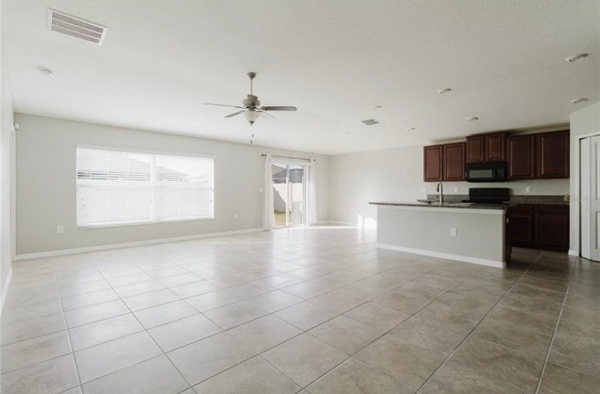 Building Photo - 304 Cascade Bend Dr