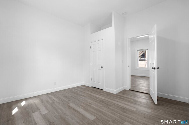 Building Photo - 93 Spring St