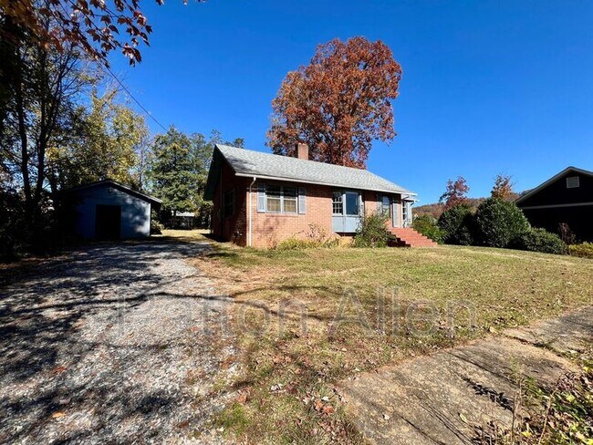 Building Photo - 15 Allen Ave