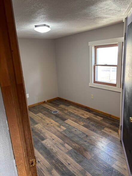 Building Photo - 579 W Mahoning St