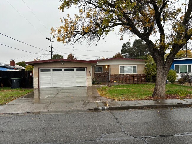 Primary Photo - 606 E Colorado St