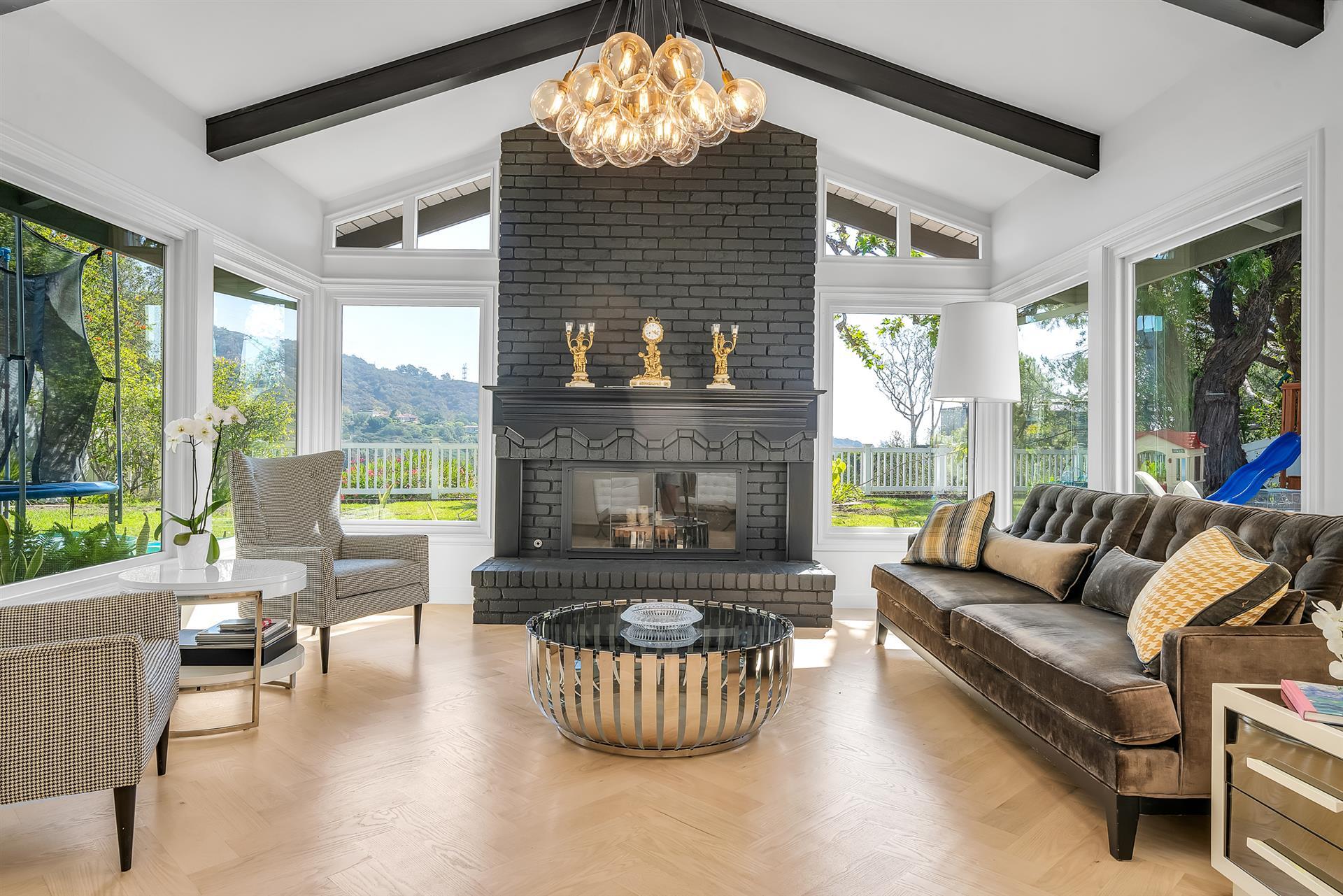 Building Photo - 2324 Banyan Dr