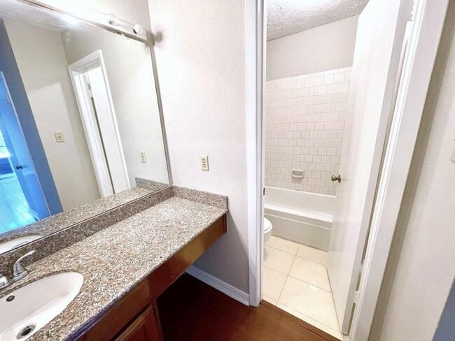 Building Photo - 10555 Turtlewood Ct