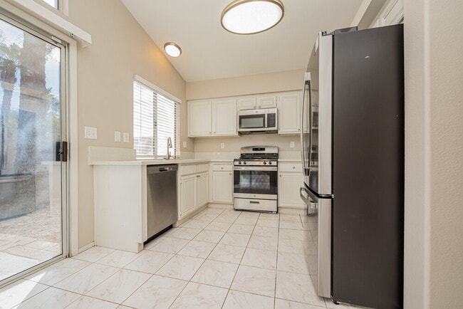 Building Photo - 4404 La Lima Ct