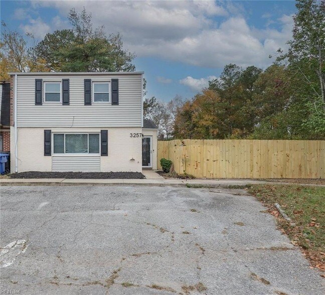 Building Photo - 3257 Yorkborough Way