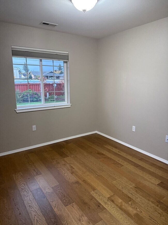 Building Photo - Great 55+ Condo