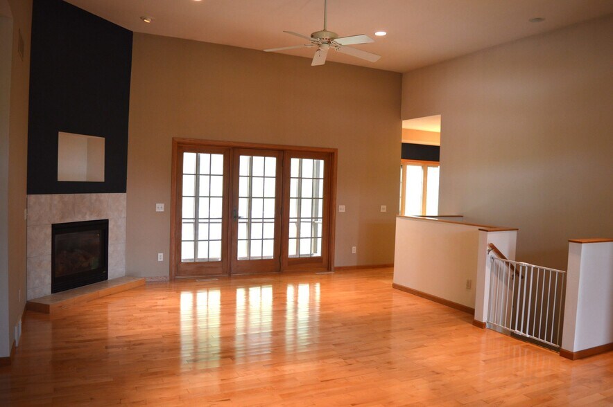 Building Photo - 4734 Bergamot Way