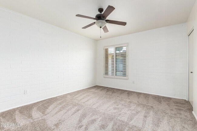 Building Photo - 4848 N Woodmere Fairway