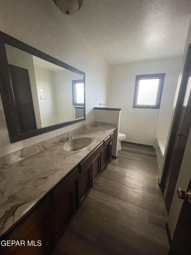 Building Photo - 1382 Adabel Dr