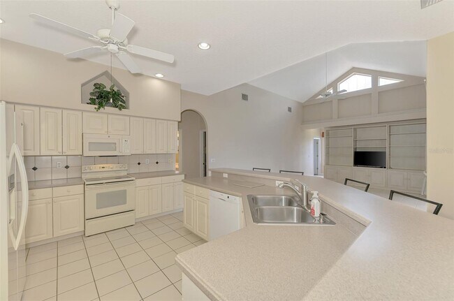 Building Photo - 4957 Sabal Lake Cir