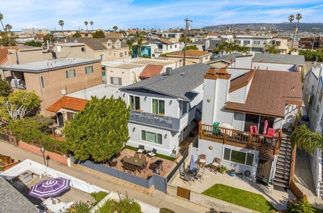 Building Photo - Newly Remodeled and Fully furnished- Mission Beach 5 bed 3 baths.