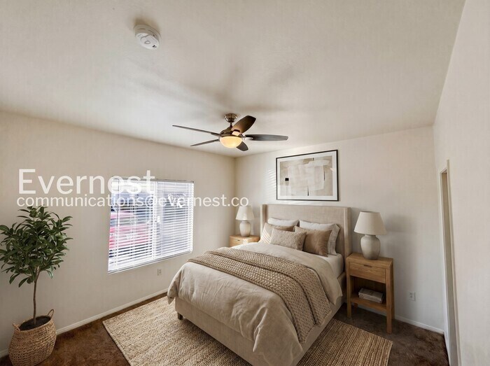 Building Photo - 5922 W Vegas Dr