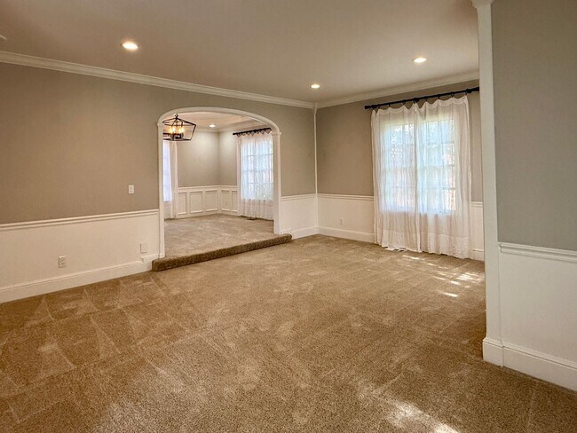 Building Photo - Stunning 4 Bedroom 3 Bath Home in Campbell