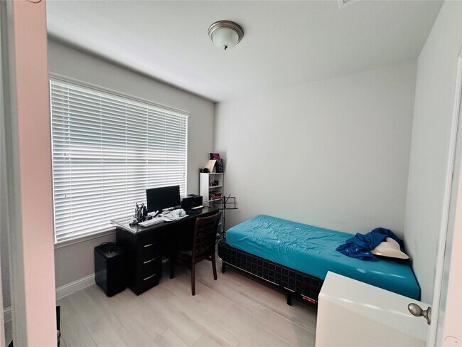 Building Photo - 15331 Leal Rancho Ct