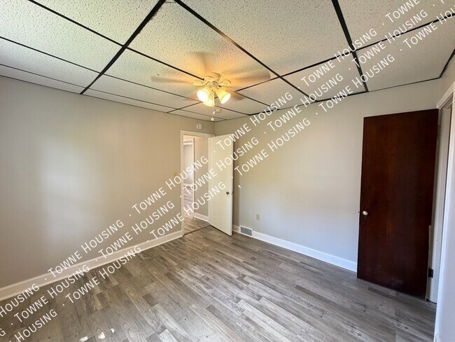 Building Photo - 1192 Haeberle Ave
