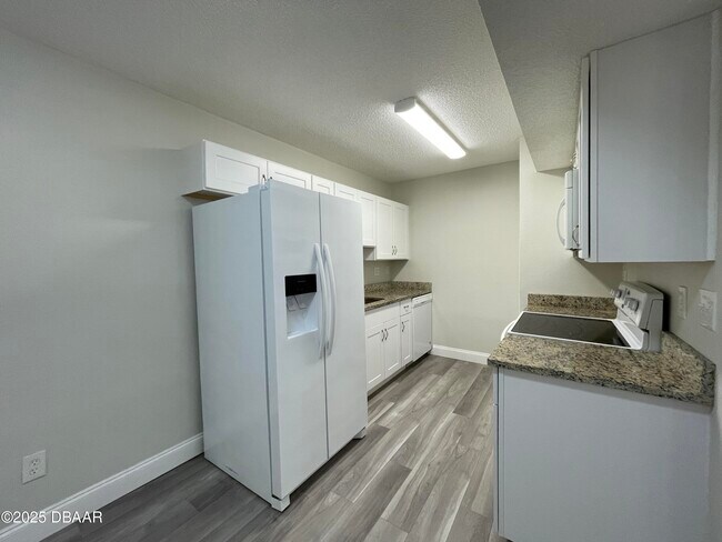 Building Photo - 1600 Big Tree Rd