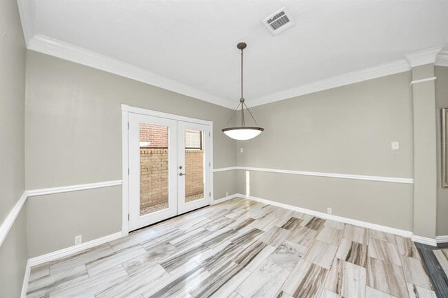 Building Photo - 12819 Kingsbridge Ln
