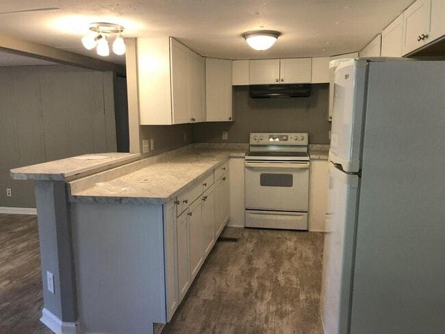 Building Photo - 3252 Colham Ferry Rd