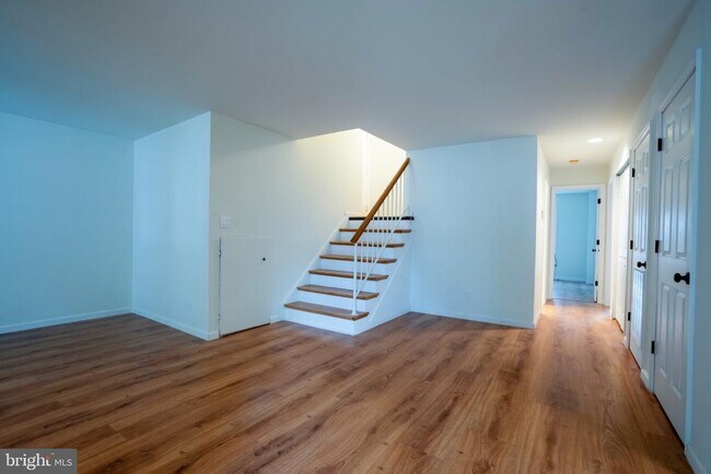 Building Photo - 12887 Grays Pointe Rd