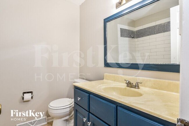 Building Photo - 3411 Londonderry Dr