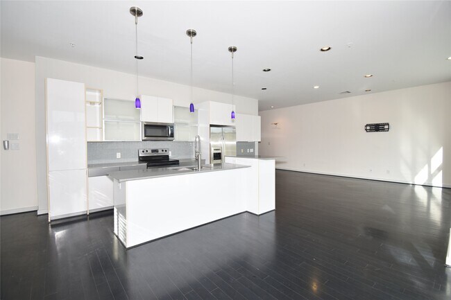 Building Photo - 207 Pierce St