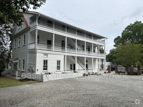 Building Photo - 419 Whilden St