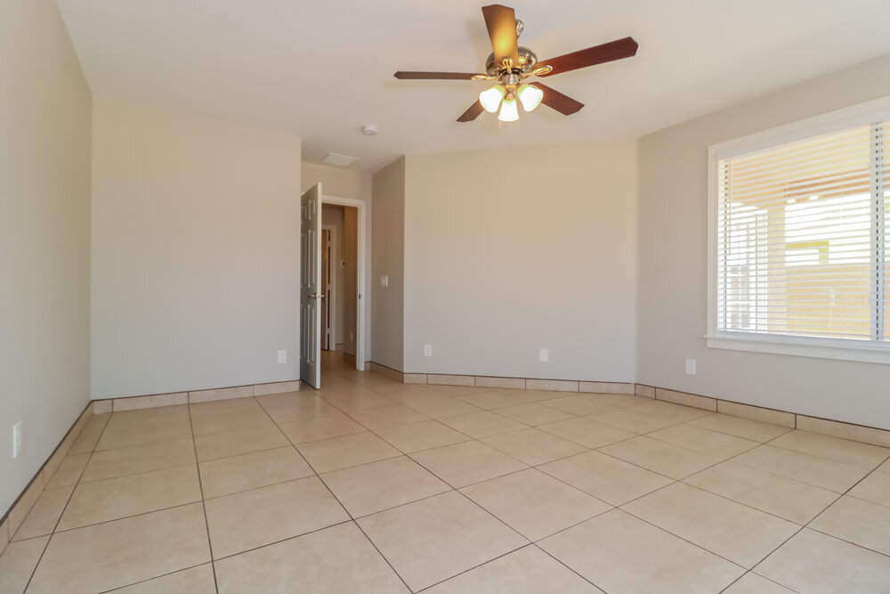 Building Photo - 1616 S 82nd Dr