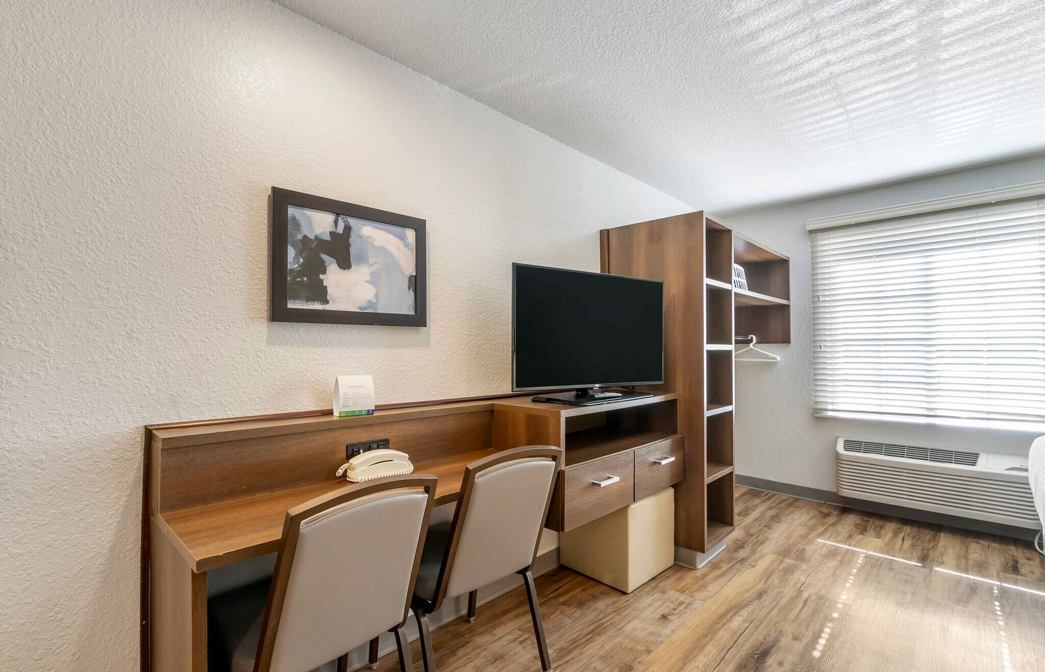 Building Photo - Furnished Studio-Clearwater