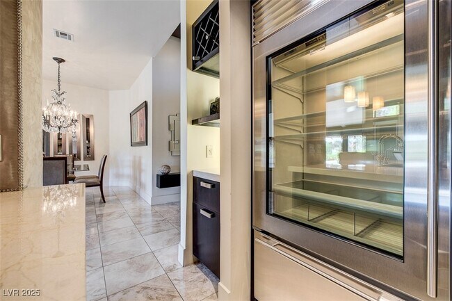 Building Photo - 7277 Mission Hills Dr
