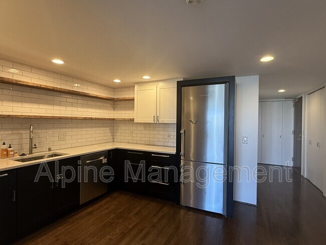 Building Photo - 1255 California St