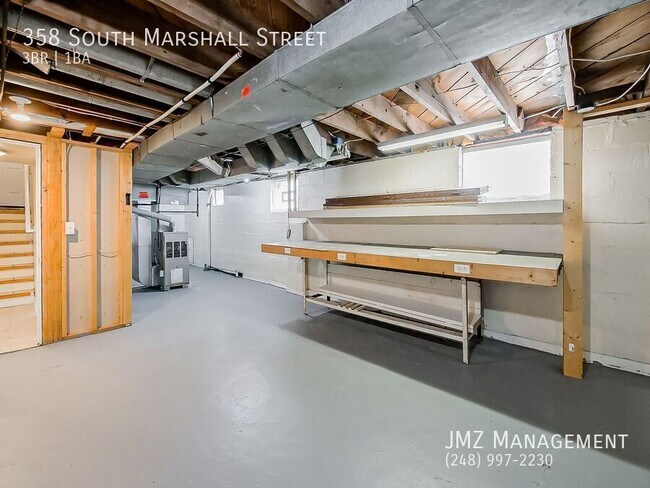 Building Photo - 358 S Marshall St