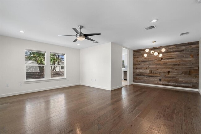 Building Photo - 2705 S 2nd St