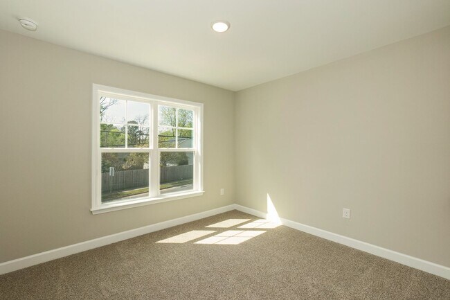 Building Photo - Brand NEW Three Bedroom Home!