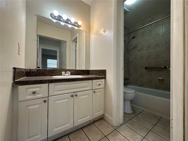 Building Photo - 1008 NW 45th Ave