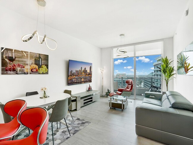 Primary Photo - 1080 Brickell Ave