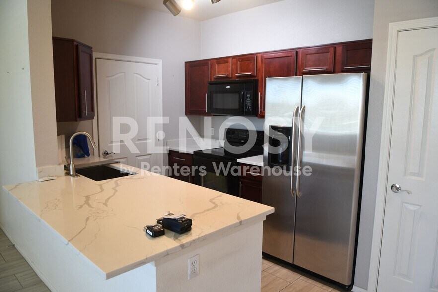 Building Photo - 16013 S Desert Foothills Pkwy