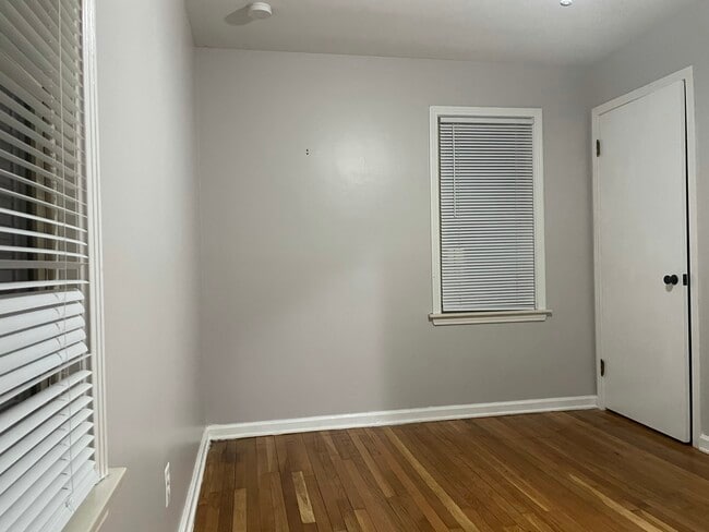 Building Photo - Mayfield