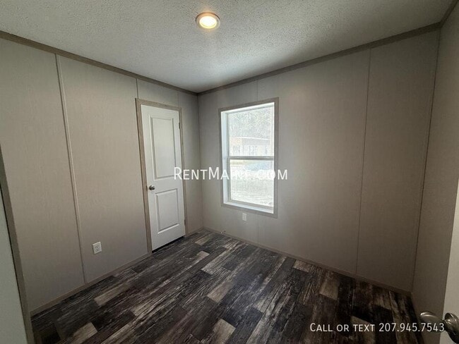 Building Photo - 799 Stillwater Ave