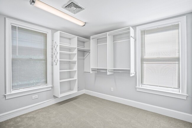 Building Photo - 11 Elmwood Ave