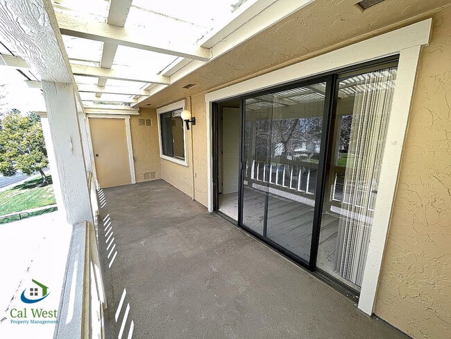 Building Photo - $2,695 - 2 Bed/2 Bath Retirement Resort Li...