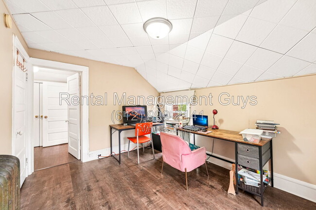 Building Photo - 1074 Euclid St