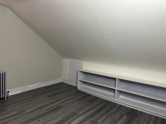 Building Photo - Cozy 2-Bedroom Home with Bonus Rooms in Lancaster - Private Backyard!