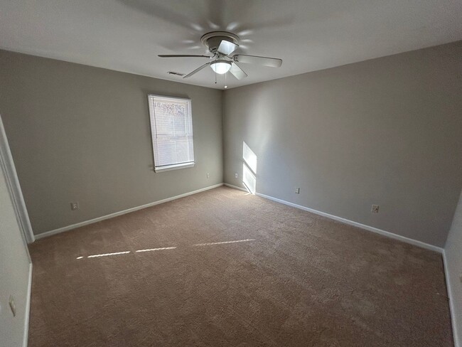 Building Photo - 2 Bed | 2.5 Bath Townhome in Raleigh with ...