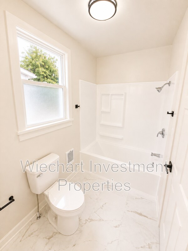Building Photo - 514 N Elizabeth St