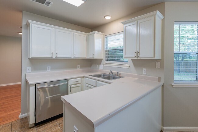 Building Photo - 1202 Still Meadow Dr