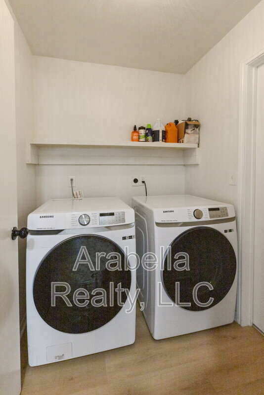 Building Photo - 8554 Timber Lodge