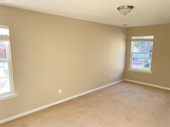 Building Photo - Three Bedroom Townhome In Caldwell Station With primary Bedroom On Main