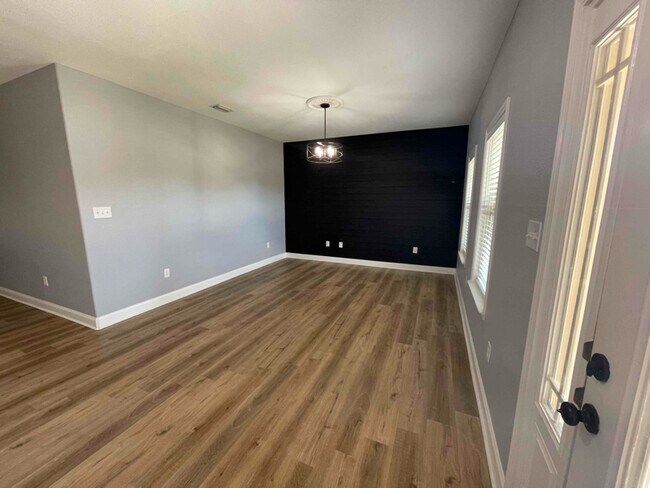 Building Photo - 10374 Sweet Bay Dr